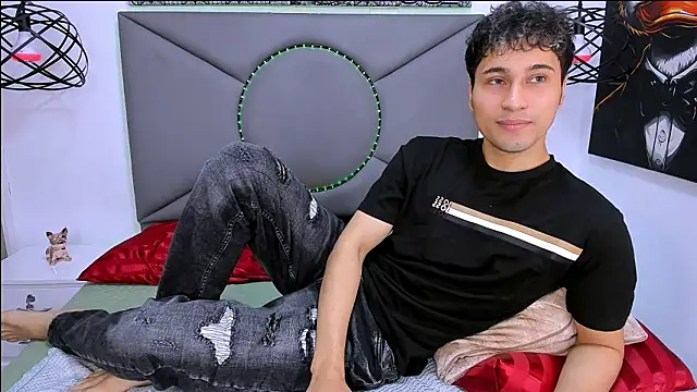 Snapshot of buddy_whitte chatting on February 26, 1:21 pm buddy whitte online show from February 26, 1:21 pm