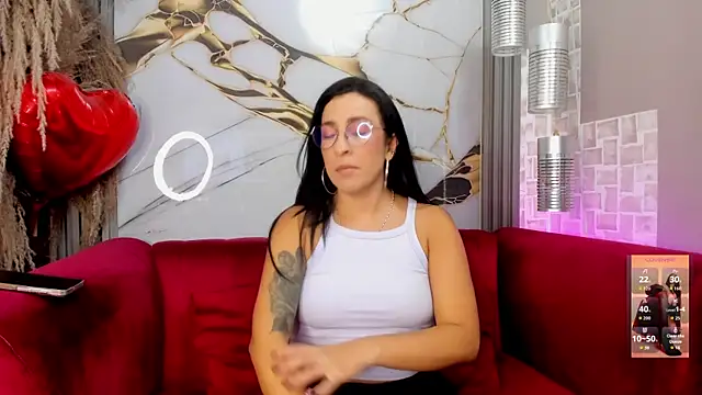Bella williamss  online show from May 7, 7:41 pm