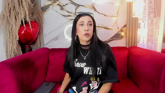 Bella williamss  online show from June 15, 7:38 pm