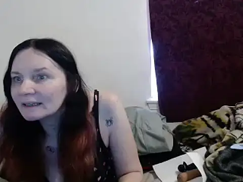 Snapshot of Hotmodel1984 chatting on December 17, 8:43 pm Hotmodel1984 online show from December 17, 8:43 pm