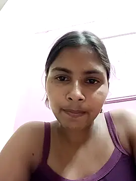 Snapshot of heena-3678 chatting on May 11, 2:45 pm heena-3678 online show from May 11, 2:45 pm