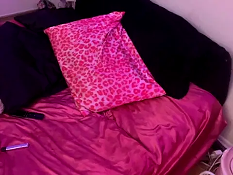 Snapshot of ChrryFoxx chatting on December 2, 9:36 am ChrryFoxx online show from December 2, 9:36 am