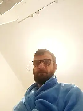 Snapshot of sebik122 chatting on October 31, 8:43 pm sebik122 online show from October 31, 8:43 pm