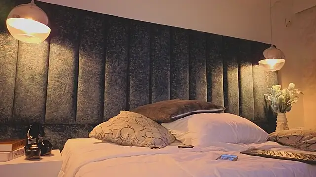 Ariannaa Suarez1 online show from November 4, 7:57 pm