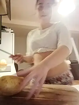 Mary-annTruestar online show from December 4, 6:27 pm