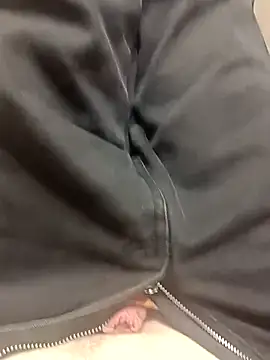 Snapshot of TOPGUN_69 chatting on October 27, 9:30 pm TOPGUN 69 online show from October 27, 9:30 pm