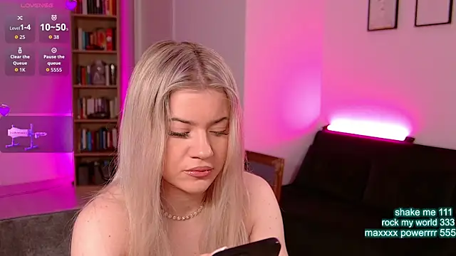 CutiePie69   online show from June 19, 7:17 pm