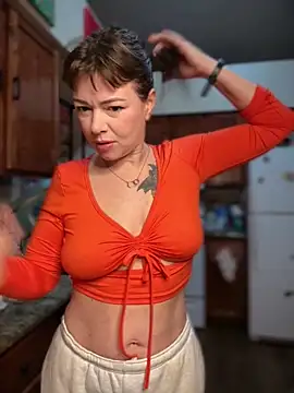 Snapshot of NaughtyLittleVeteran chatting on November 27, 9:22 am NaughtyLittleVeteran online show from November 27, 9:22 am