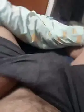 Snapshot of omeriz chatting on October 22, 1:55 pm omeriz online show from October 22, 1:55 pm