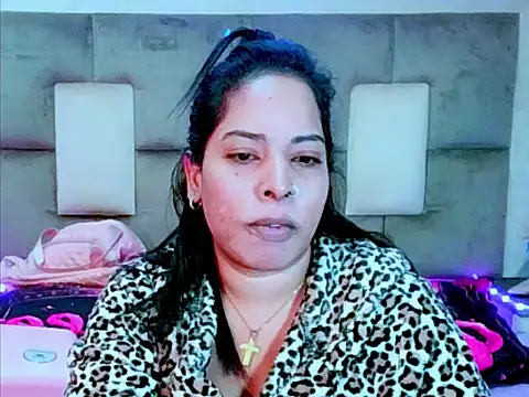 indiantopaz694u online show from June 25, 6:07 am