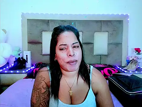 indiantopaz694u online show from June 26, 4:39 am