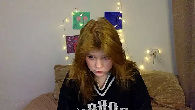 LaseyMoon online show from March 12, 4:29 am