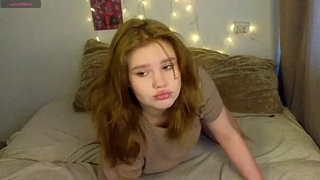 LaseyMoon online show from March 14, 4:40 am