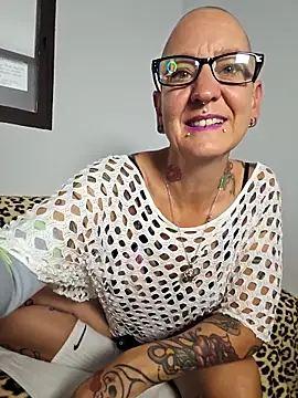 Emma Milf25 online show from December 20, 12:56 pm