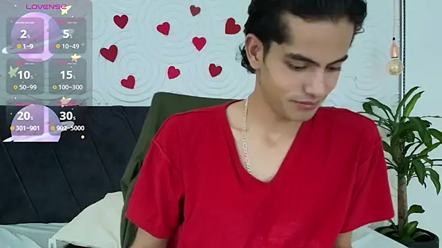 Maximoherrera 16 online show from May 1, 12:43 pm