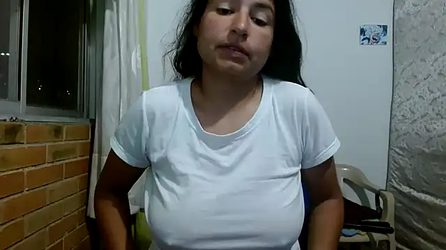 Snapshot of Escarcha-blue chatting on November 19, 12:10 am Escarcha-blue online show from November 19, 12:10 am