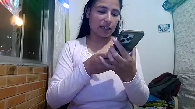 Snapshot of Escarcha-blue chatting on December 3, 11:36 pm Escarcha-blue online show from December 3, 11:36 pm