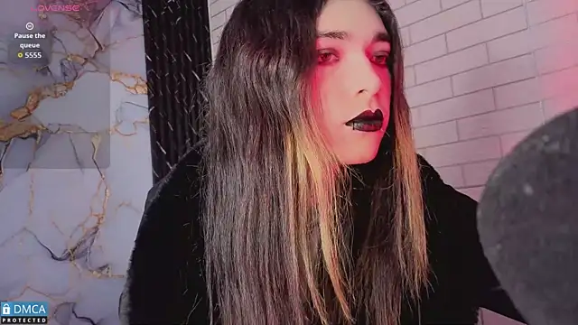 MaeveKuro online show from May 6, 3:02 am