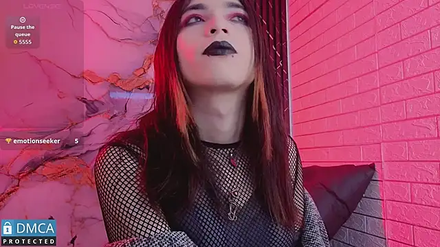 MaeveKuro online show from June 12, 3:27 am