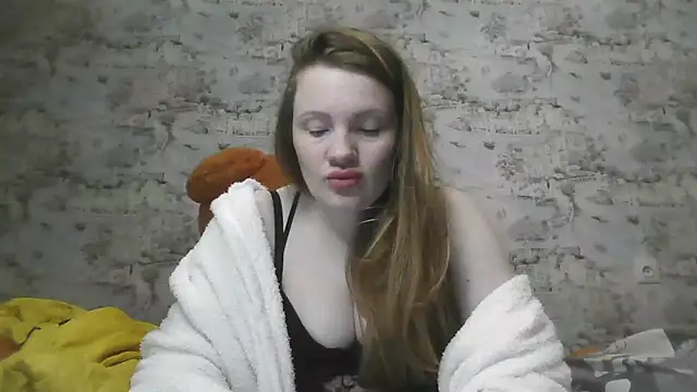 Snapshot of Eveline_May chatting on March 1, 1:53 am Eveline May online show from March 1, 1:53 am