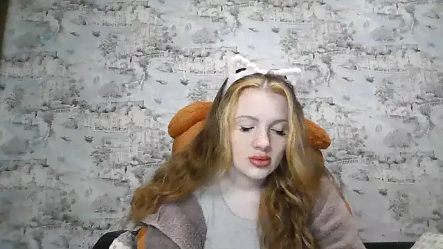 Snapshot of Eveline_May chatting on October 4, 2:26 pm Eveline May online show from October 4, 2:26 pm