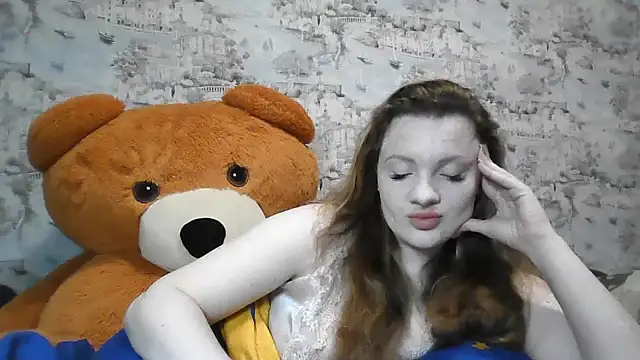 Eveline May online show from March 12, 10:05 pm