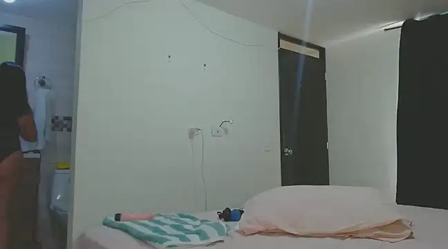 roxanasexy2025 online show from March 14, 4:09 pm