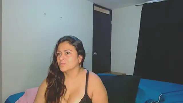 roxanasexy2025 online show from December 5, 12:47 pm