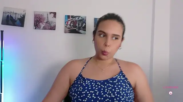 Snapshot of SamanthaLara chatting on June 2, 10:56 pm SamanthaLara online show from June 2, 10:56 pm