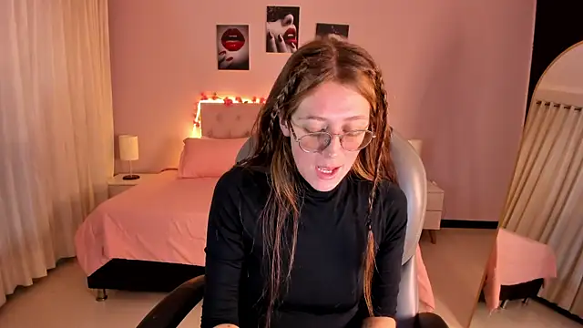 Emily Warren  online show from May 27, 7:44 pm