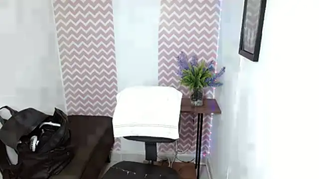Snapshot of dayanacarson chatting on June 27, 6:13 pm dayanacarson online show from June 27, 6:13 pm