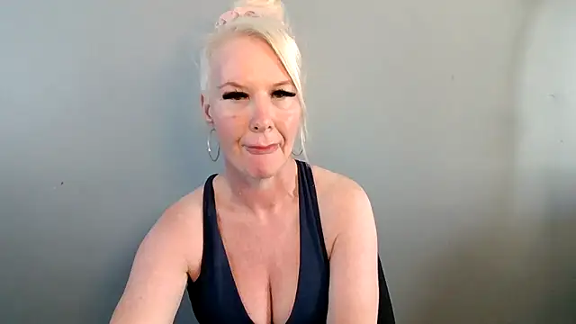 Blonde-Grace online show from June 8, 3:01 pm
