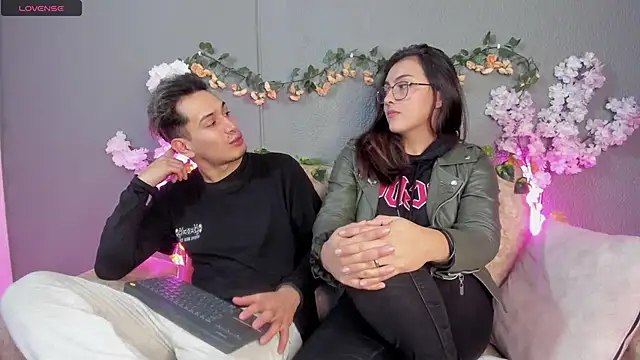 Snapshot of April_Nick299 chatting on February 27, 12:10 am April Nick299 online show from February 27, 12:10 am