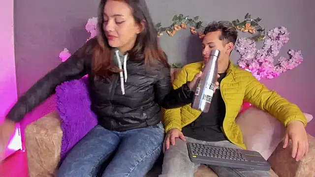 Snapshot of April_Nick299 chatting on March 6, 1:27 am April Nick299 online show from March 6, 1:27 am