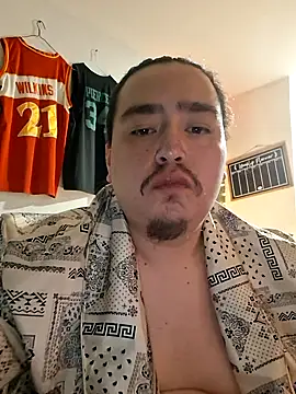 Snapshot of daddykin715 chatting on January 7, 9:12 am daddykin715 online show from January 7, 9:12 am