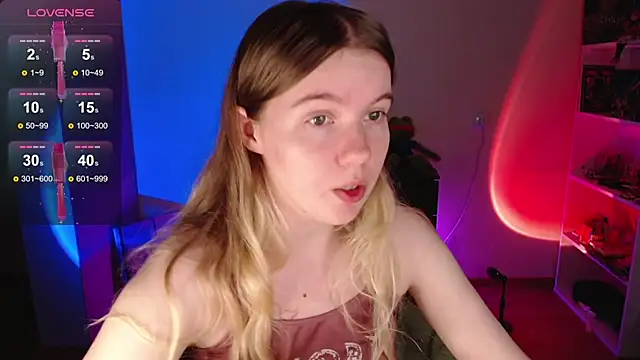 Snapshot of Strawberry_juli chatting on October 7, 11:29 am Strawberry juli online show from October 7, 11:29 am