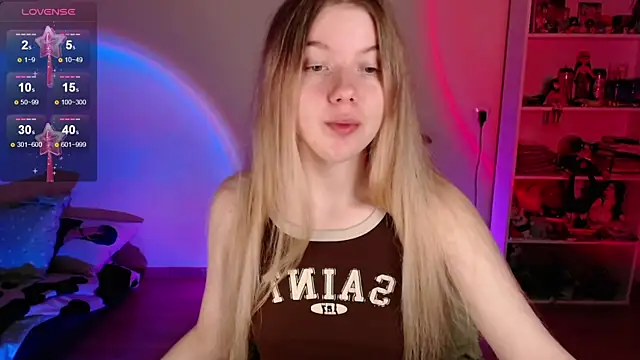 Strawberry juli online show from May 23, 3:01 am
