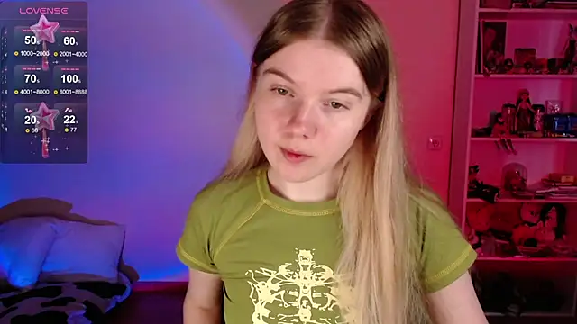 Strawberry juli online show from June 15, 3:09 am