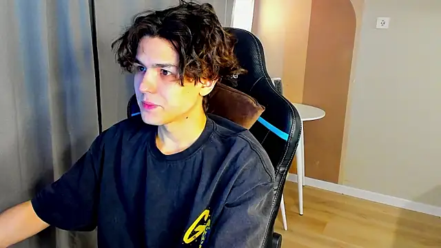 TravisRevas online show from February 28, 3:51 am