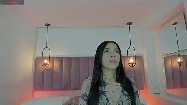 Snapshot of Haily_b chatting on November 2, 7:27 pm Haily b online show from November 2, 7:27 pm