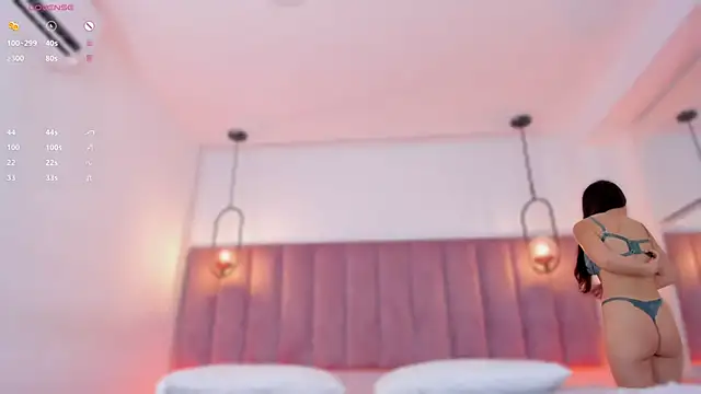 Snapshot of Haily_b chatting on November 6, 8:32 pm Haily b online show from November 6, 8:32 pm