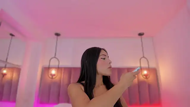 Snapshot of Haily_b chatting on December 4, 7:55 pm Haily b online show from December 4, 7:55 pm