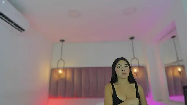 Snapshot of Haily_b chatting on December 5, 7:43 pm Haily b online show from December 5, 7:43 pm