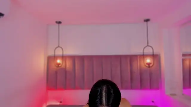 Haily b online show from December 16, 7:30 pm