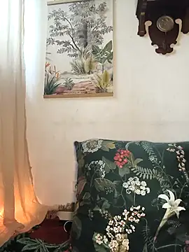 Snapshot of Rosemarie_Blu chatting on November 8, 11:32 am Rosemarie Blu online show from November 8, 11:32 am