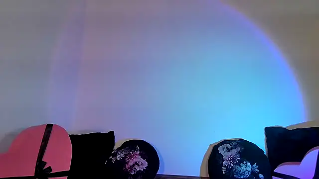 Snapshot of Rosemarie_Blu chatting on February 21, 8:26 am Rosemarie Blu online show from February 21, 8:26 am