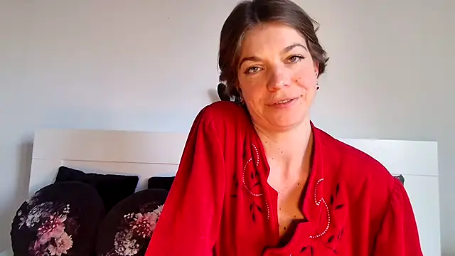 Snapshot of Rosemarie_Blu chatting on February 27, 8:25 am Rosemarie Blu online show from February 27, 8:25 am