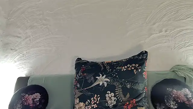 Snapshot of Rosemarie_Blu chatting on March 1, 8:33 pm Rosemarie Blu online show from March 1, 8:33 pm