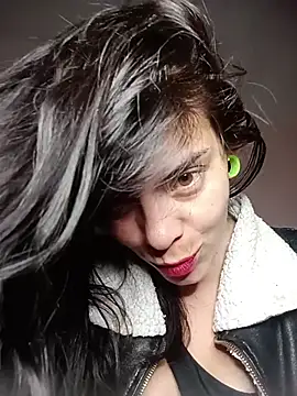 Snapshot of Ali3Martin chatting on February 17, 9:39 am Ali3Martin online show from February 17, 9:39 am