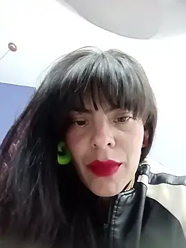 Snapshot of Ali3Martin chatting on February 17, 9:43 pm Ali3Martin online show from February 17, 9:43 pm